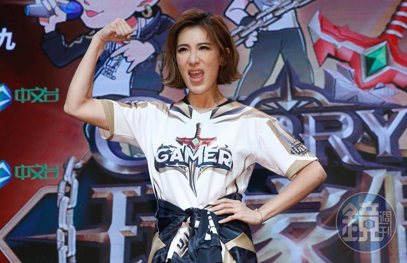 小禎替懷孕的六月代班主持《2分之一強》被升格為女主，不過節目目前已收攤。