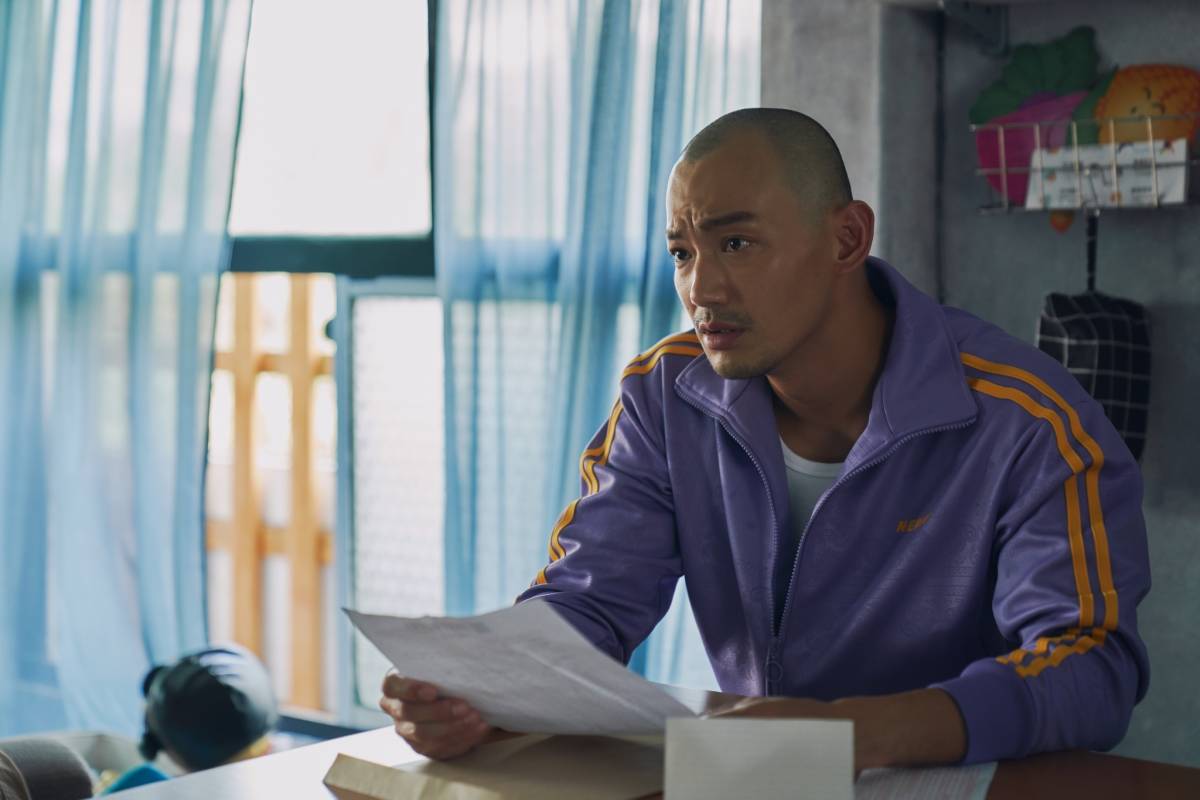 男星威廉在《正義的算法》改變形象演一個外型剽悍的暖男。（Disney+）