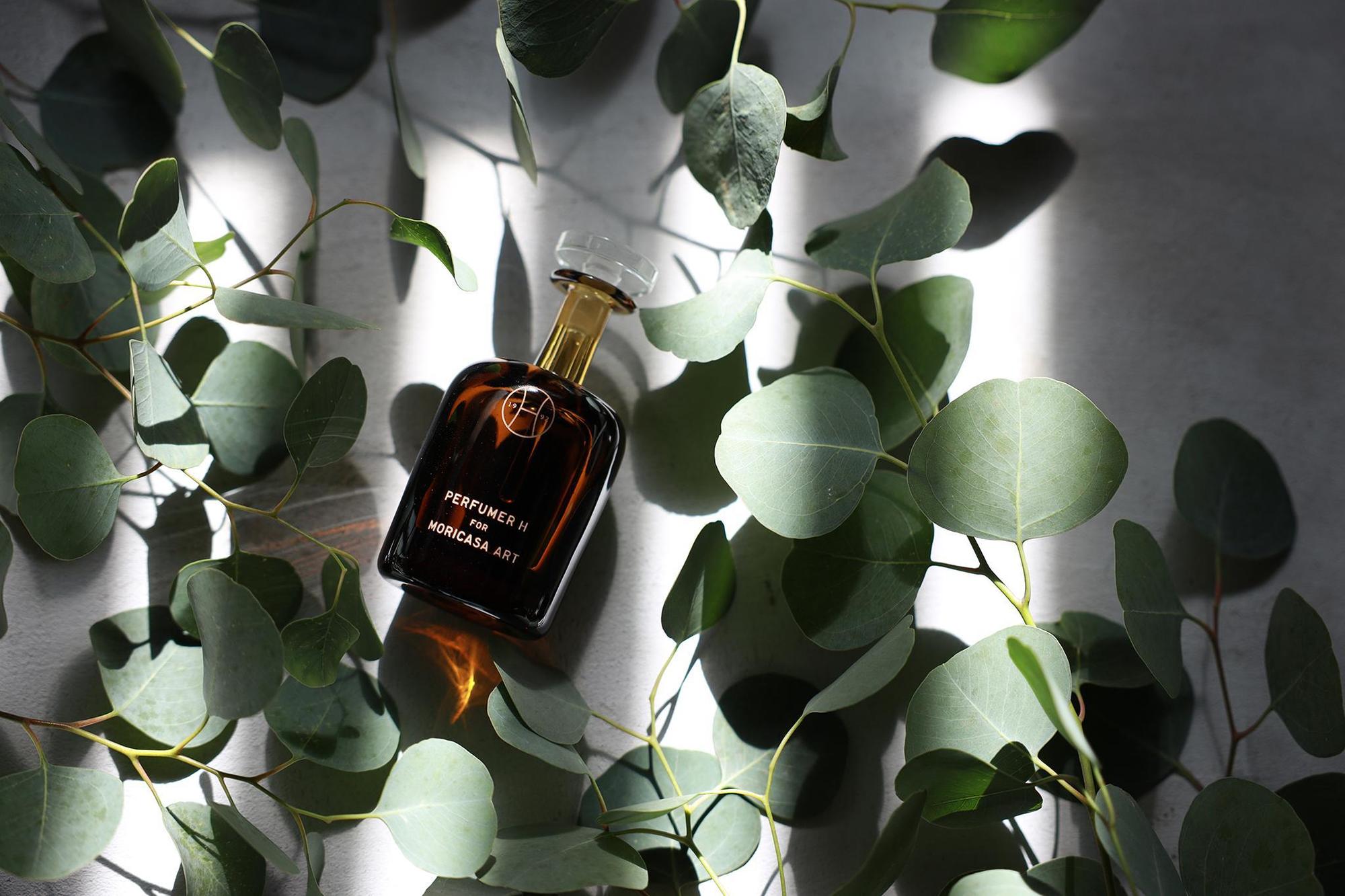 今夏，來自英國倫敦的工藝級訂製香水 Perfumer H ，以觸動人心的獨特香水及蠟燭，延伸至你我的日 常生活，讓潔淨及保護的儀式中，帶來舒心的輕鬆快樂。 （圖片提供森/CASA）