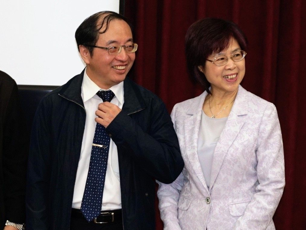 司法院副祕書長周占春（左）將轉任懲戒法院法官。