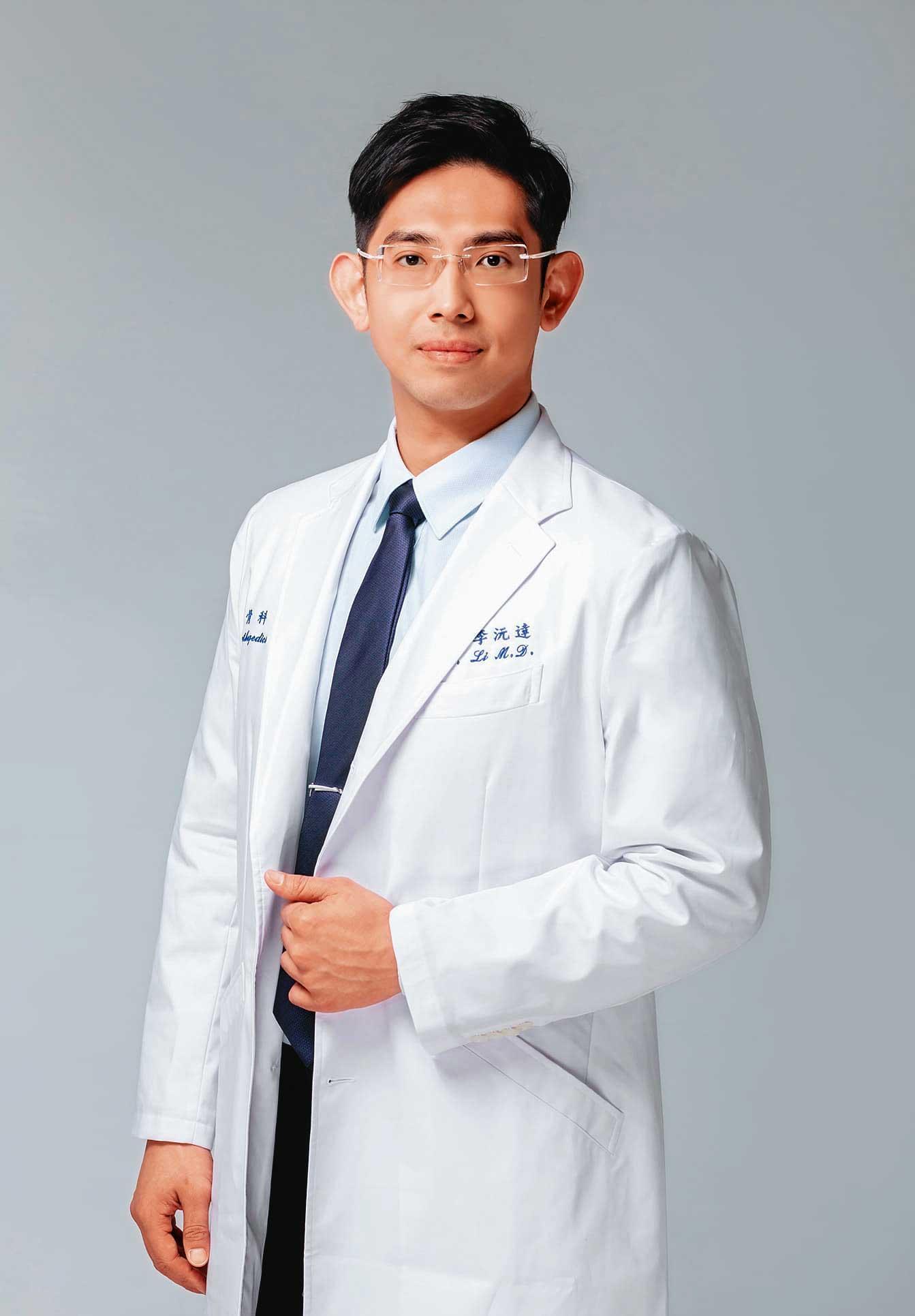 三總已婚名醫李沅達(圖)與藥廠女業務開房間遭跟拍,身陷桃色風暴。(翻攝微創骨科李沅達醫師臉書/光美數位影像康寧店攝)