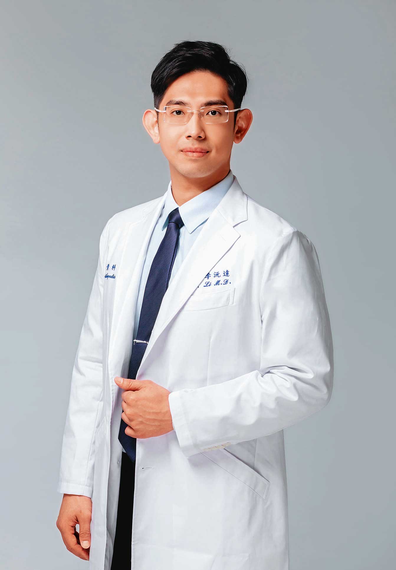 三總已婚名醫李沅達（圖）與藥廠女業務開房間遭跟拍，身陷桃色風暴。（翻攝微創骨科李沅達醫師臉書／光美數位影像康寧店攝）