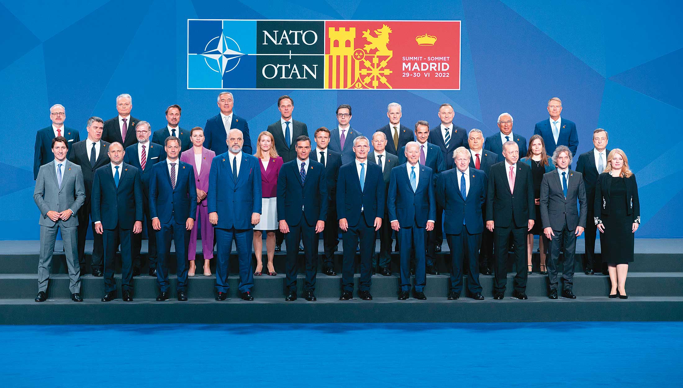 美國總統拜登上週在北約高峰會議點將閱兵，號令歐洲諸國，美國在歐洲已然是鳥槍換炮，聲威大振，還把俄羅斯與中國大陸逼到一處，裹成一團。（翻攝NATO官網）