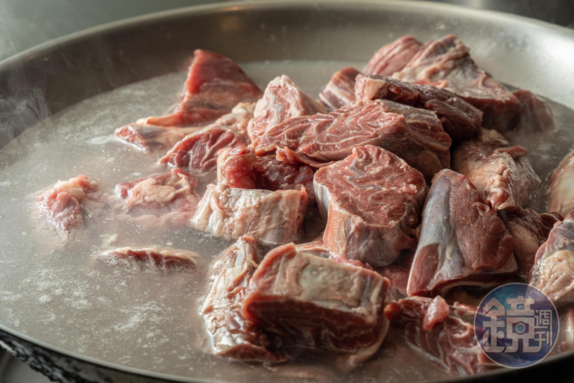 好多肉塊。
