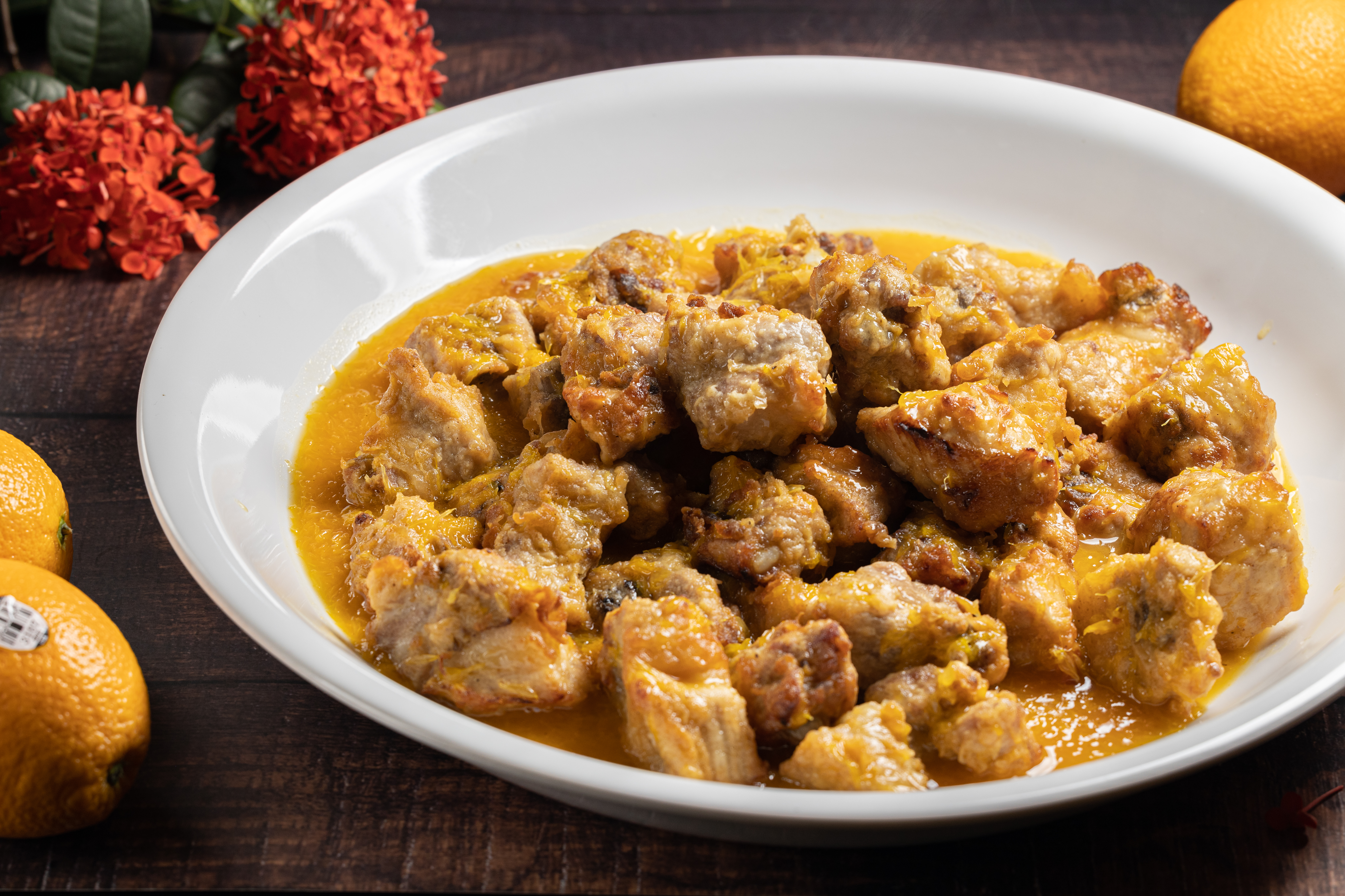 「橙蜜焗肉排」是早期圓山飯店專為美國大員設計的國宴菜式，現在在金龍廳仍吃得到。