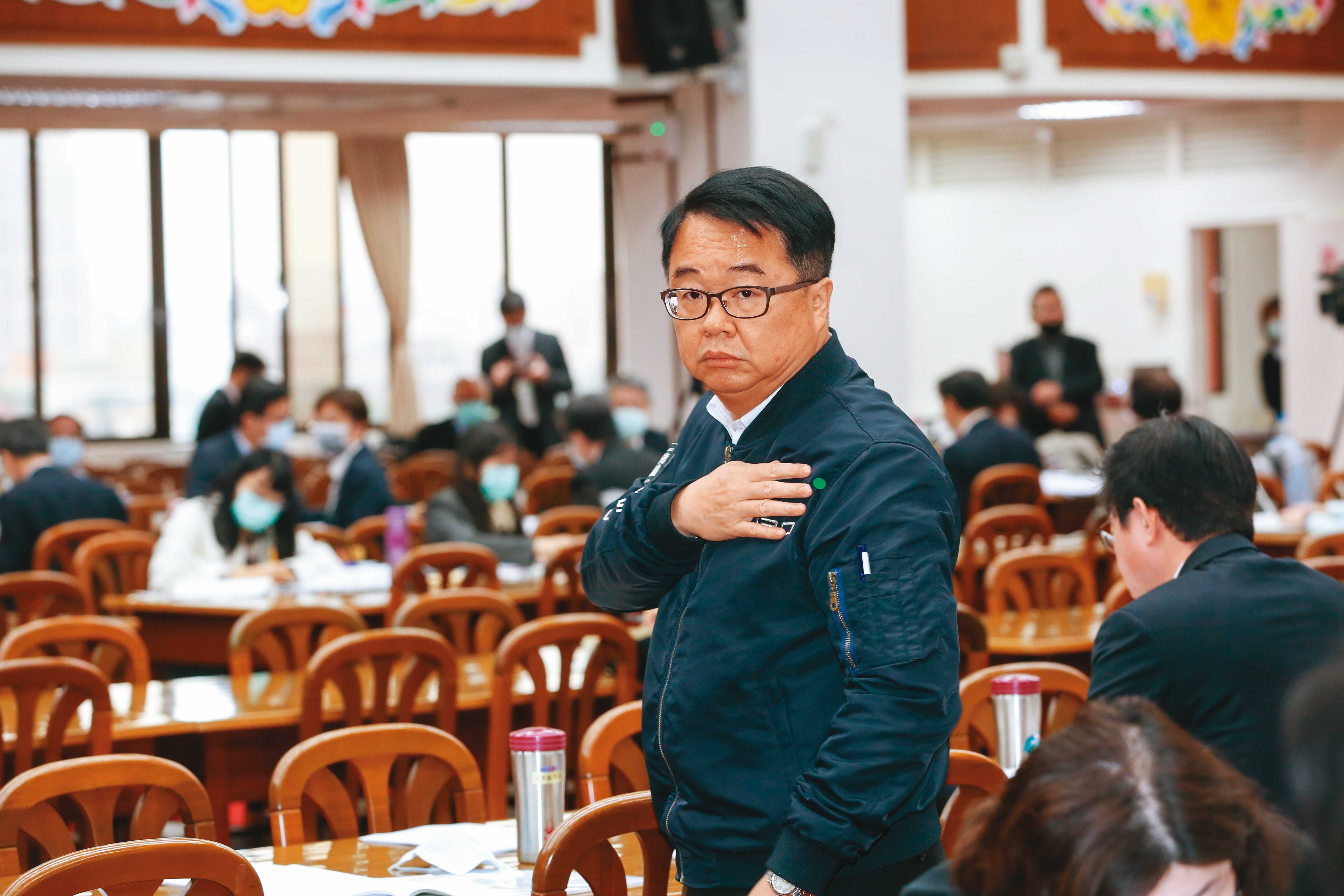 蘇系立委吳秉叡表態有意參選新北市長，若被徵召將全力以赴。