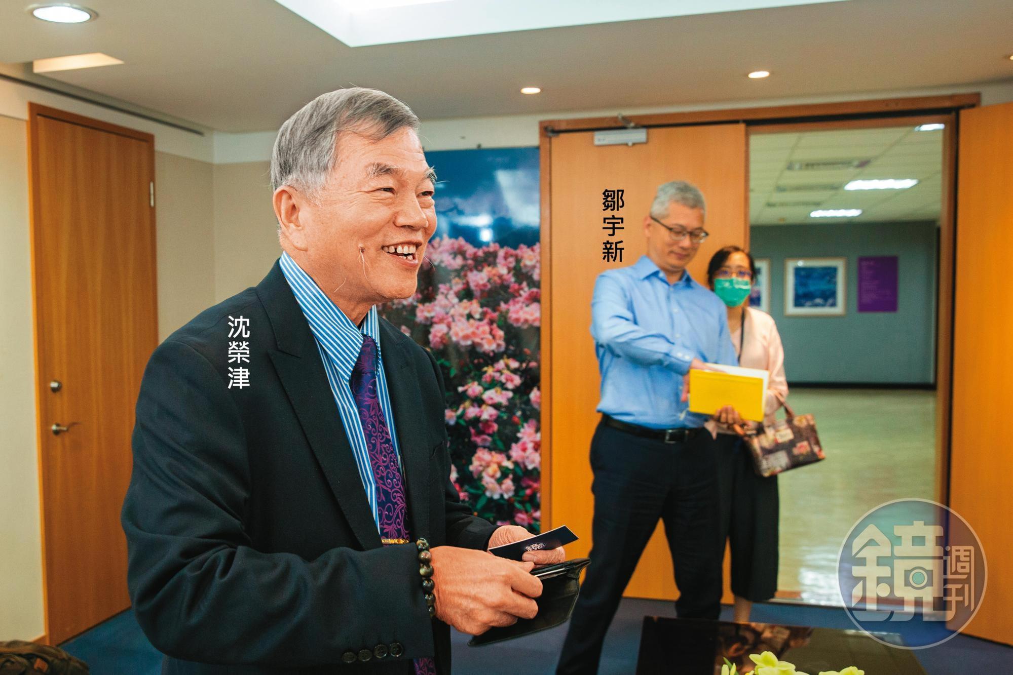 鄒宇新是沈榮津重要幕僚,沈的重要談參、簡報都出自他手,2020年9月沈接受本刊專訪,他也在一旁張羅大小事。(資料照片)