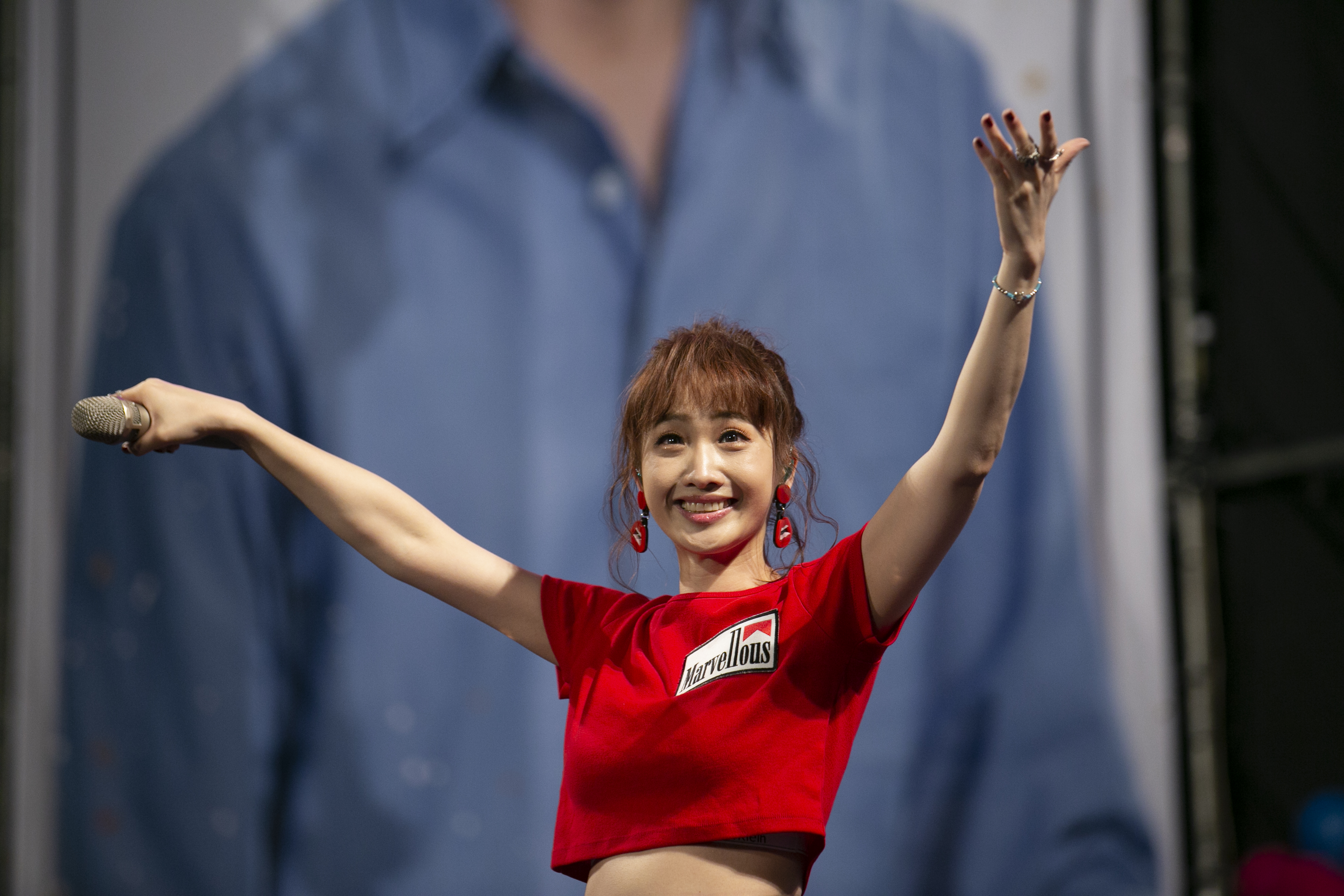 歌手朱俐靜罹患乳癌3日病逝，享年40歲。