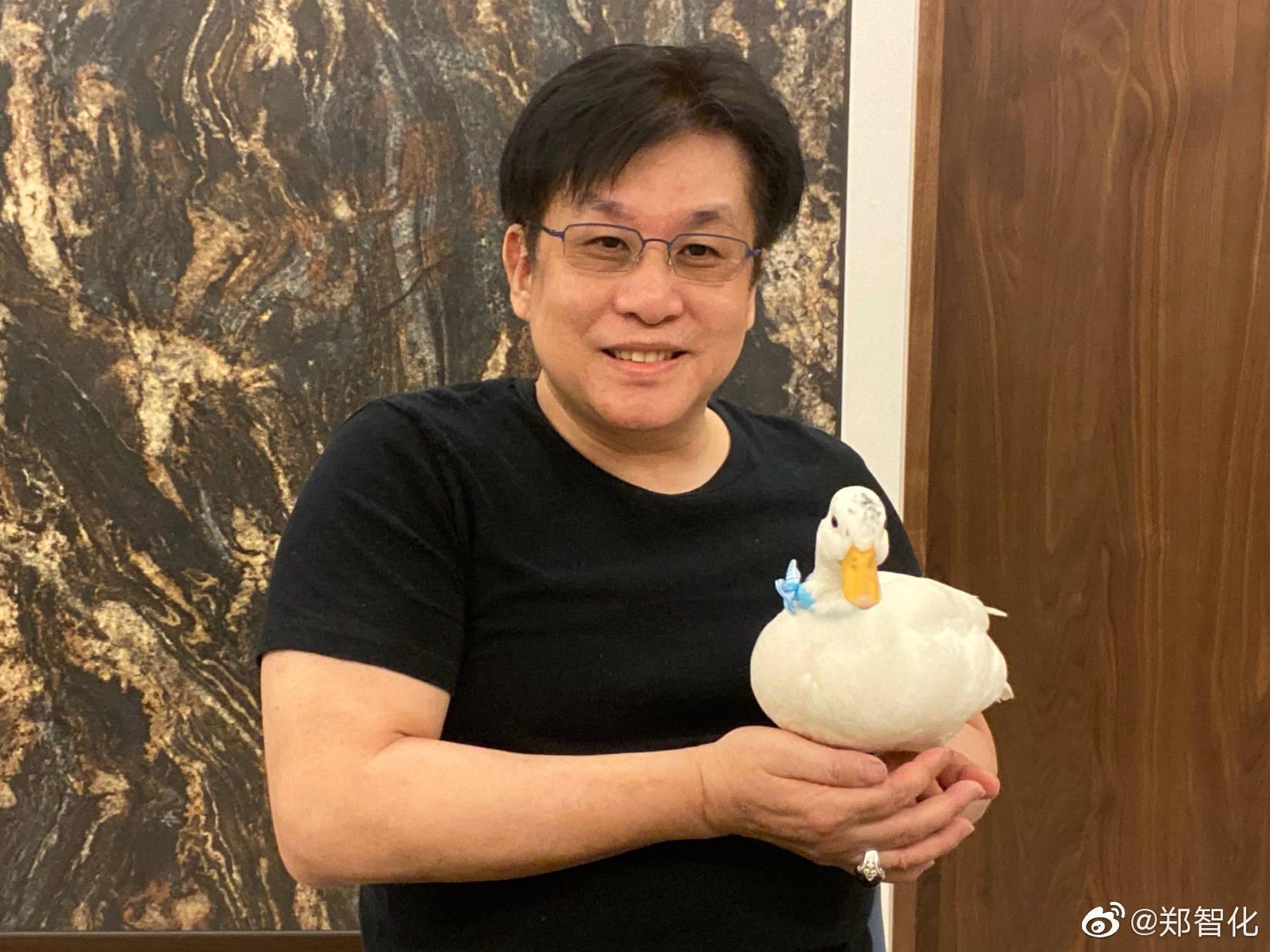 音綜《聲生不息》的主題曲〈好歌獻給你〉的最後一句歌詞也因為政治正確要求,演唱該句的林子祥被迫重唱。(翻攝聲生不息官博)