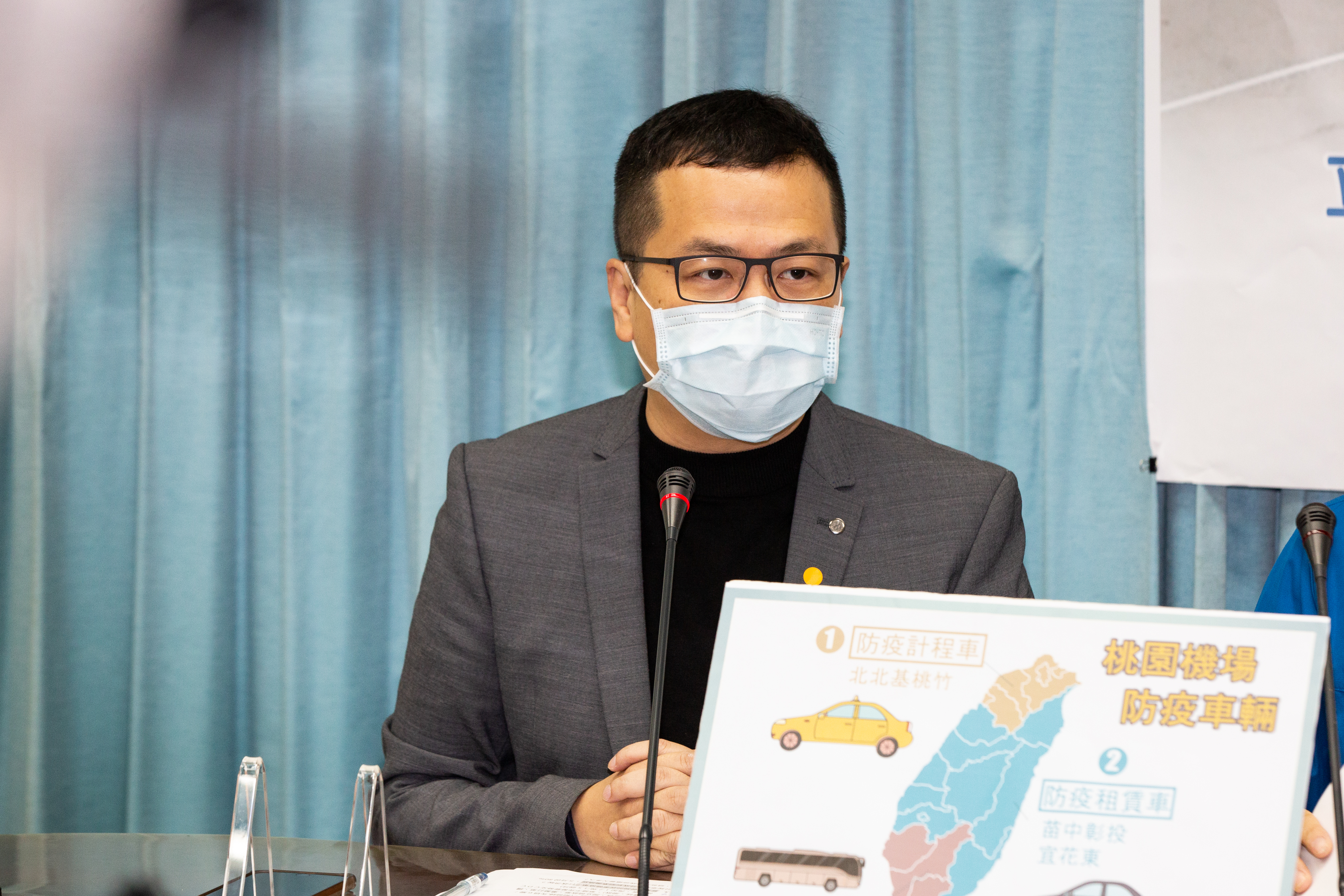 林智堅近日被爆出碩士論文涉嫌抄襲，羅智強（圖）今po文狠酸，「想選市長，林智堅，要不要出來交代？還是趕快封存30年？」（本刊資料照）