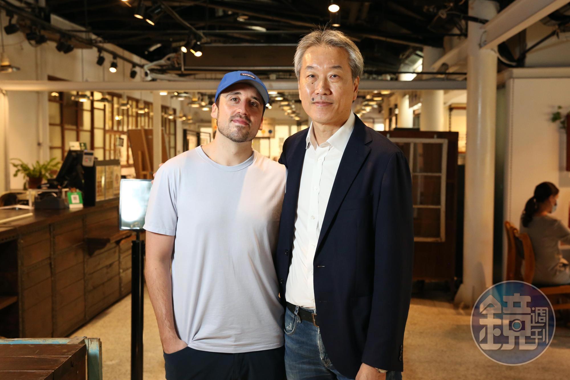 中子創新生活事業群總經理馬天宗（右）與英國主廚James Sharman（左）以讓人吃得安心的信念，推動真食美味新菜單。
