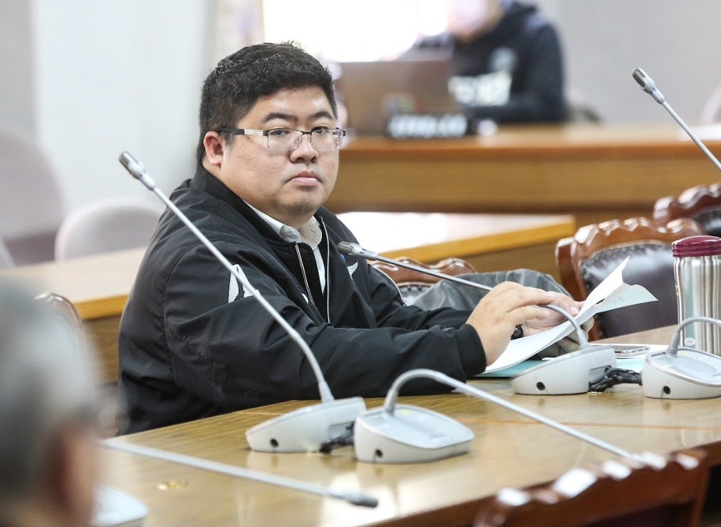 民進黨嘉義縣立委蔡易餘今（6）傳發生車禍，座車嚴重損毀。（資料照）