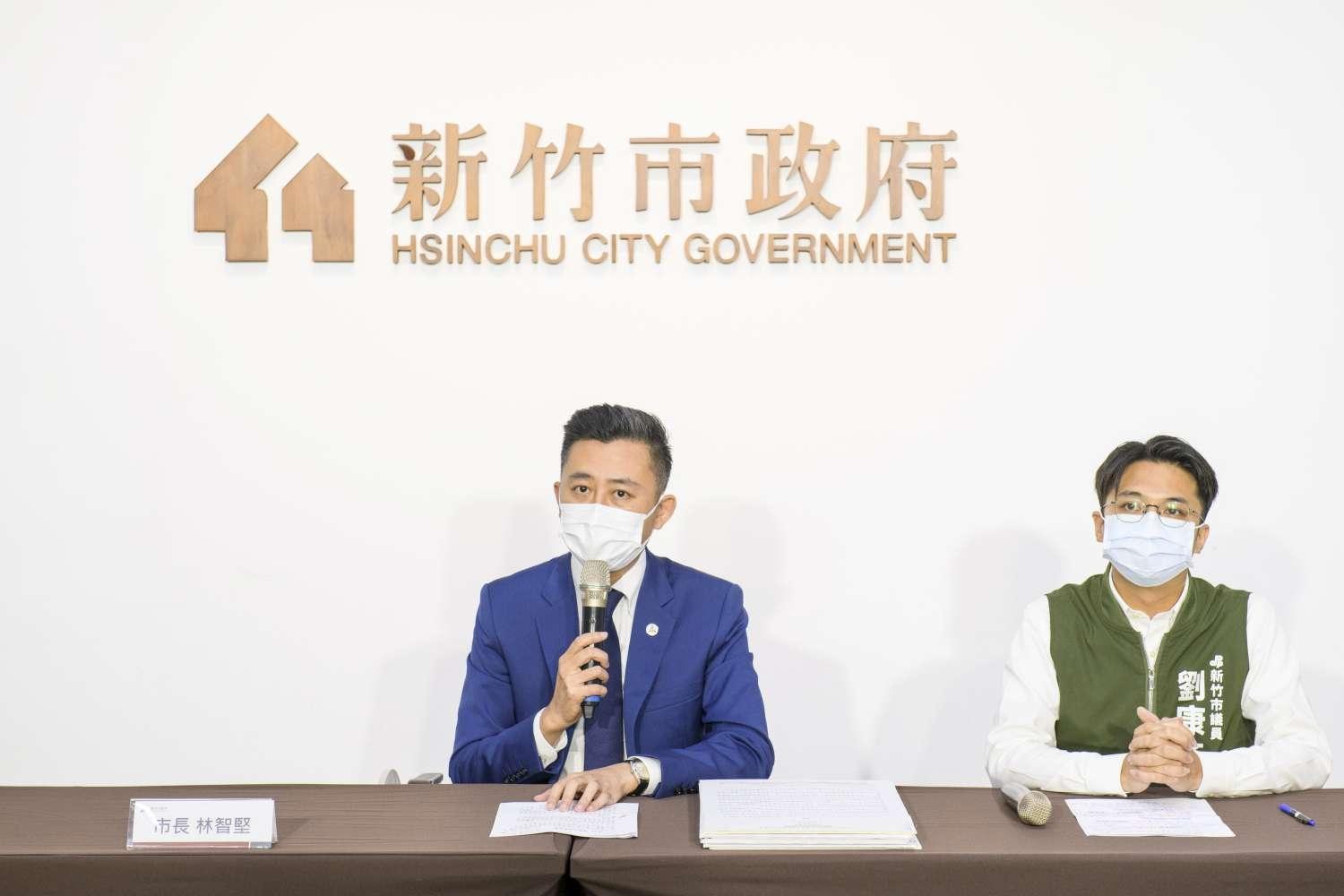 新竹市長林智堅遭指論文抄襲，已與今日上午提告捍衛清白。（新竹市政府提供）