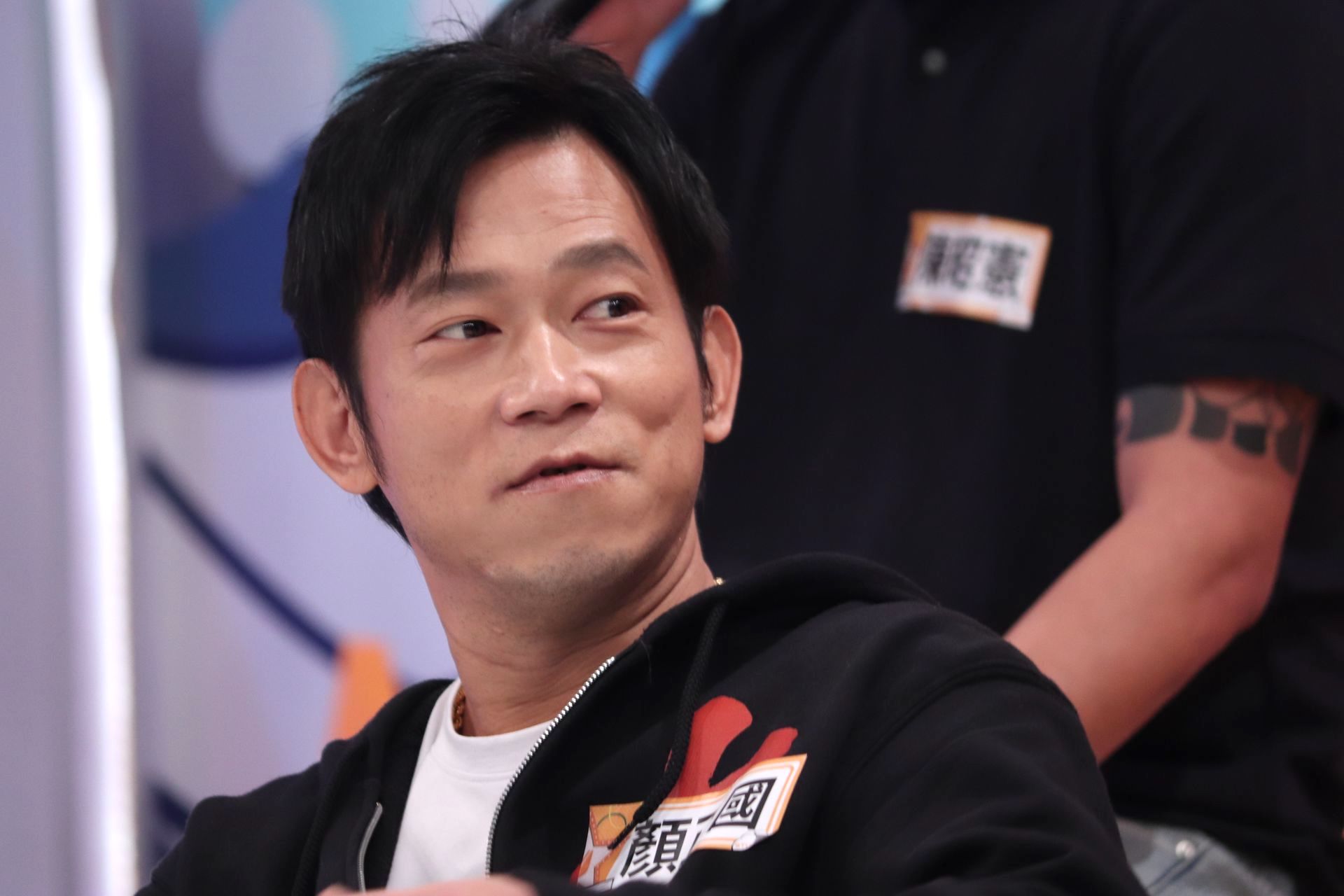 顏正國節目中透露，遺憾自己曾因入獄而無法跟父親告好好道別。（中天提供）