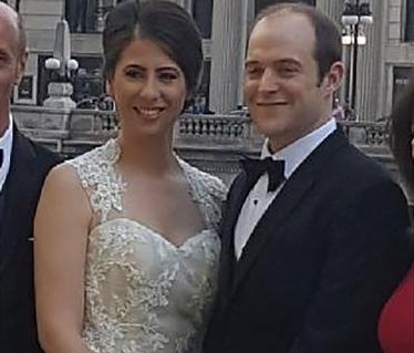 35歲的艾琳娜（左）和丈夫凱文（右）在國慶日中遭到射殺死亡，留下2歲的兒子艾登。（翻攝GoFundMe/McCarthy）