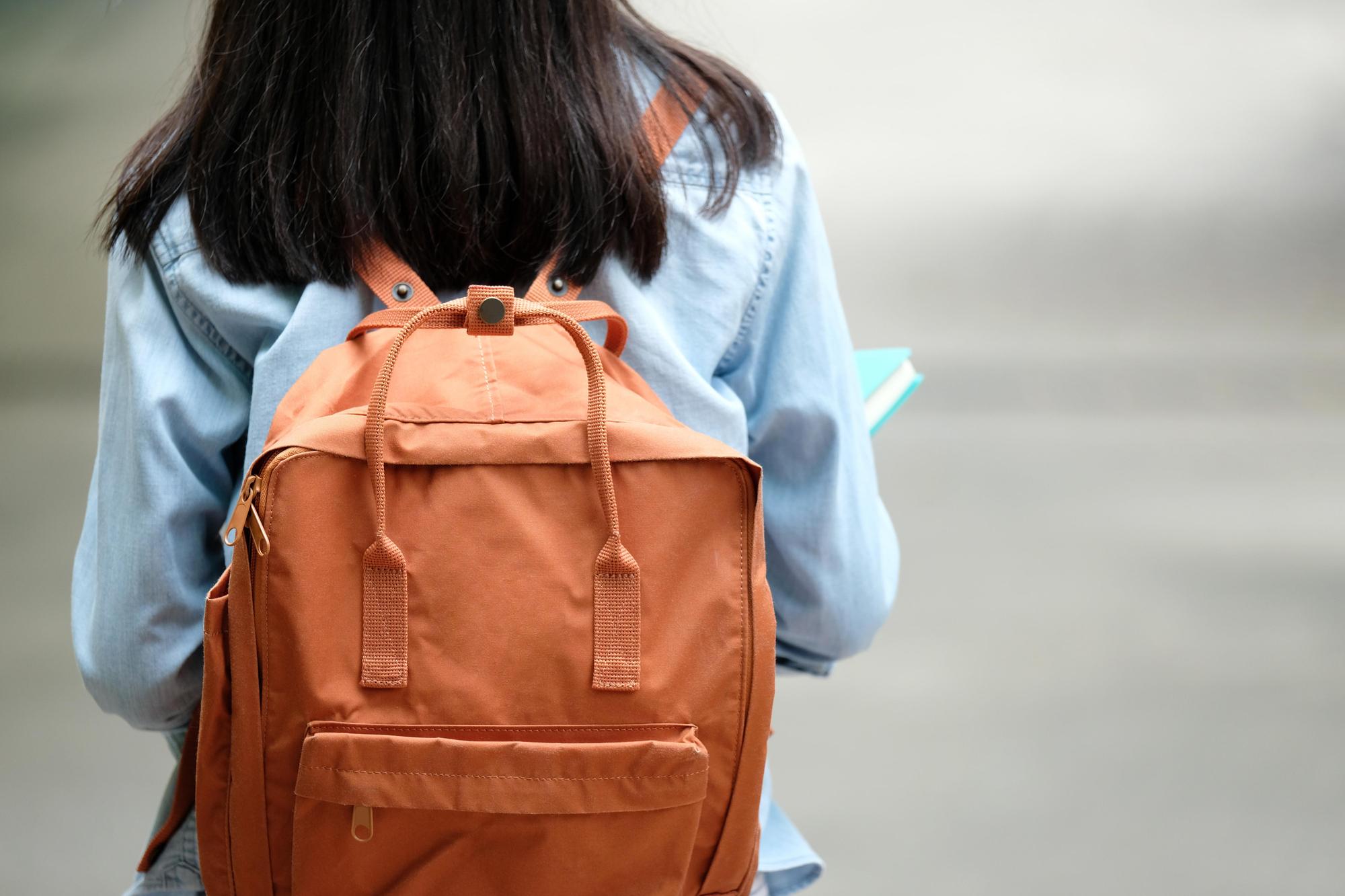 一名15歲女高中生被學長要求幫他打手槍,雖證明沒有違反女方意願,學長仍被依妨害性自主罪判刑。(示意圖,東方IC)