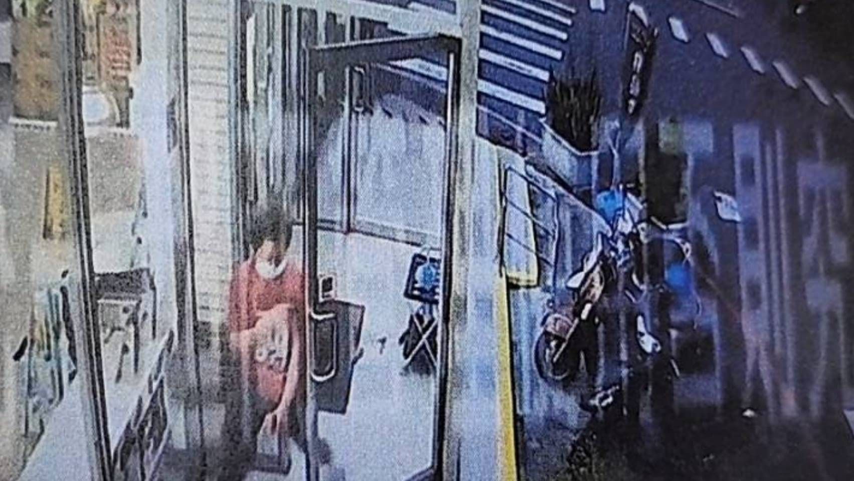 李男指侵女子後逃出超商。（讀者提供）