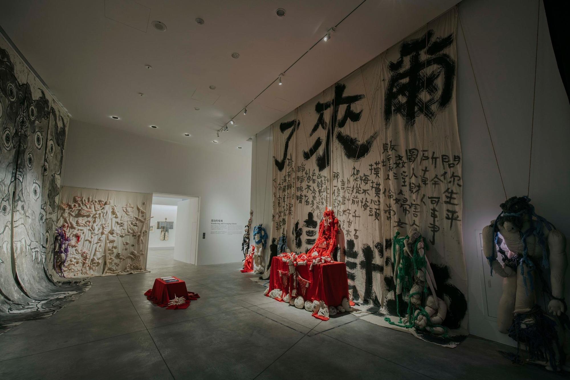 台南市美術館舉辦的「亞洲的地獄與幽魂」展覽，因被抵制反而聲名大噪，日前還推出午夜場。（翻攝自臺南市美術館 Tainan Art Museum臉書）