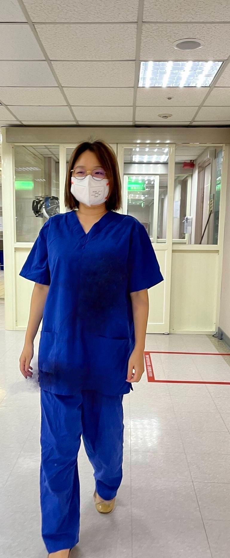 愛滋個案管理師協助處理個案面臨的問題、媒合資源,減輕個案對疾病的擔憂,早日達到病情穩定。
