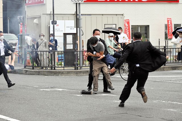 山上徹也遭逮捕。（翻自推特）