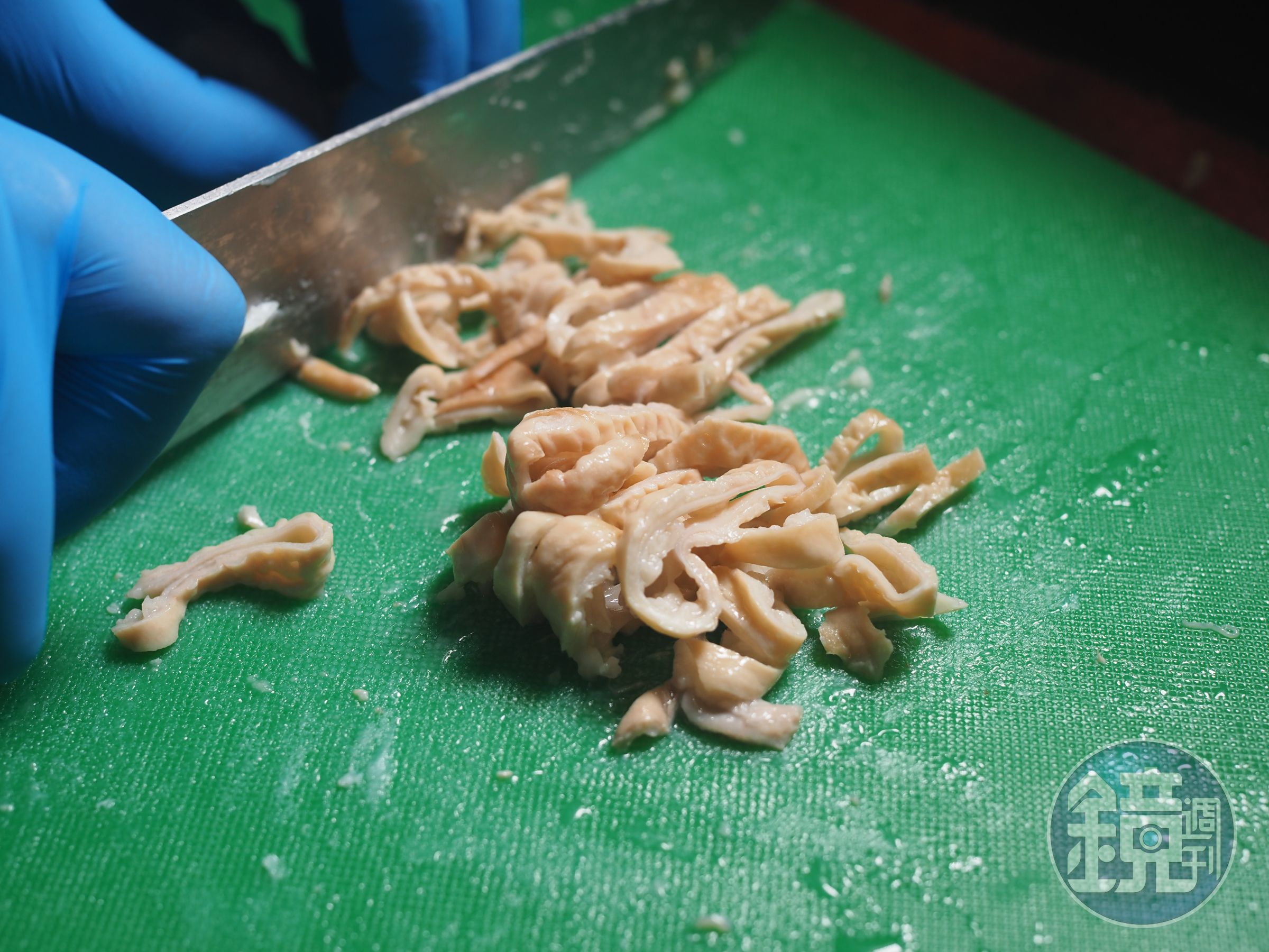 有別市面上的麵線多用滷大腸，這裡的大腸是白灼，更考驗素材本身有沒有好好被處理乾淨。