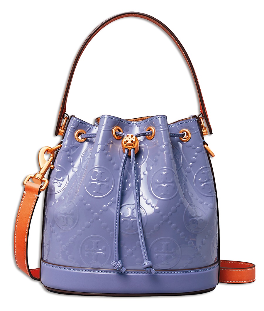 TORY BURCH丁香紫T Monogram壓紋水桶包 NT$24,900（俊思提供）