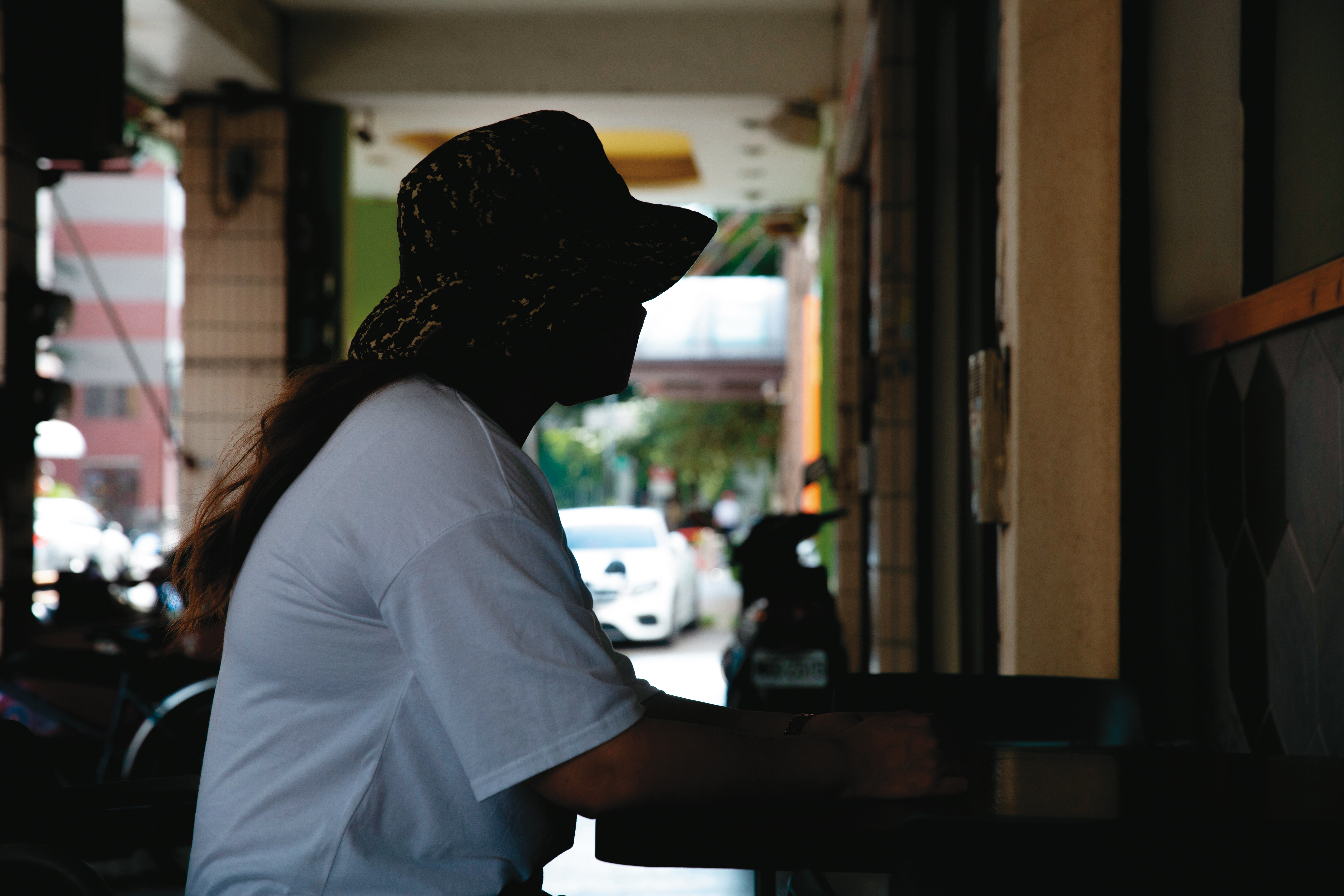 投訴人小敏（圖）擔心更多貓狗受害，決定向本刊踢爆藥頭販售偽劣藥的行徑。