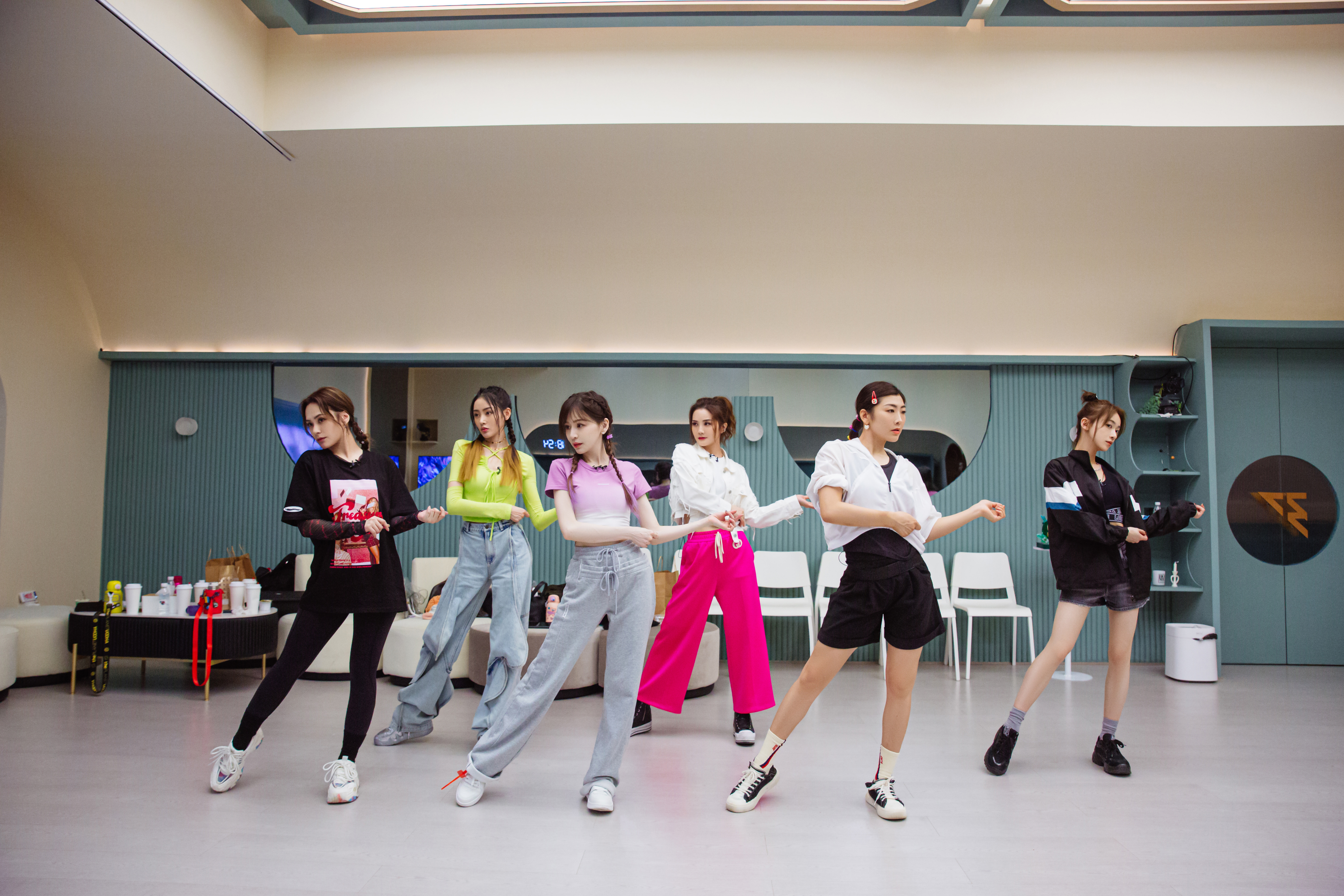 王心凌參與的《乘風破浪》比賽進入白熱化戰鬥階段。（芒果TV提供）