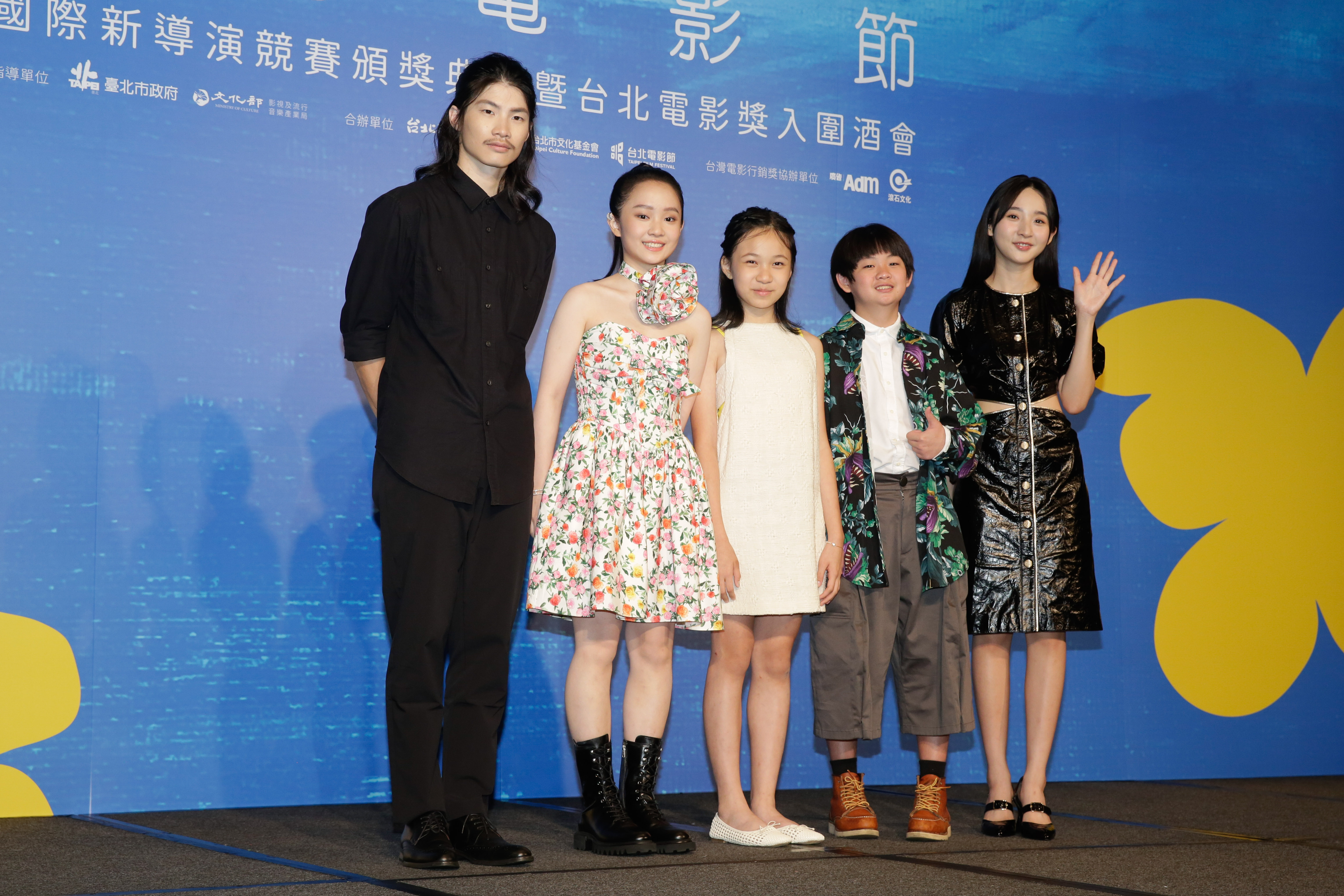 出席台北電影獎入圍酒會的最佳新演員入圍者，黃泰維（左起）、方郁婷、林品彤、鄭逸軒、李沐。