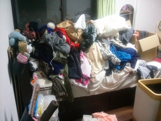 一名女網友看不慣婆家衛生習慣，婆婆覺得生疏不像母女，女網友反嗆「怎麼可能像」。（示意圖  photo AC）