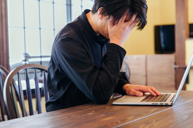 一名網友繳了8年房貸，卻發現貸款不減反增，追問之下敗家母才透露令人崩潰的真相。（示意圖，翻攝自photo AC）