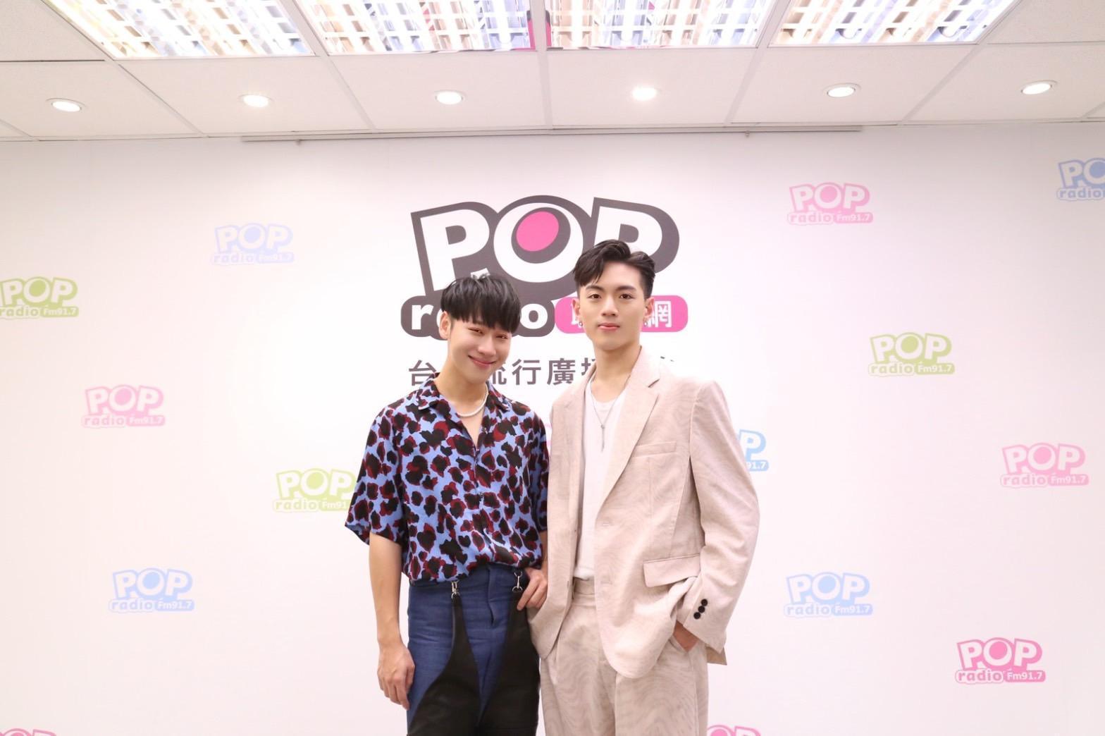 龔言脩簽給小賴曾被罵三字經。(POP Radio提供)