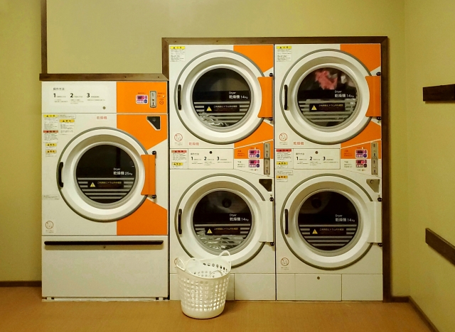網友想經營自助洗衣店，上網詢問利潤如何，引來過來人分享經驗。（示意圖，翻攝自photo AC）