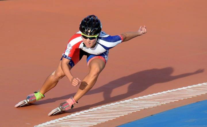 陳映竹在女子500公尺決賽時，遭哥倫比亞選手古茲曼肢體碰撞，2人都遭判失格，讓陳已快到手的銅牌被到沒收。（翻攝自陳映竹臉書）