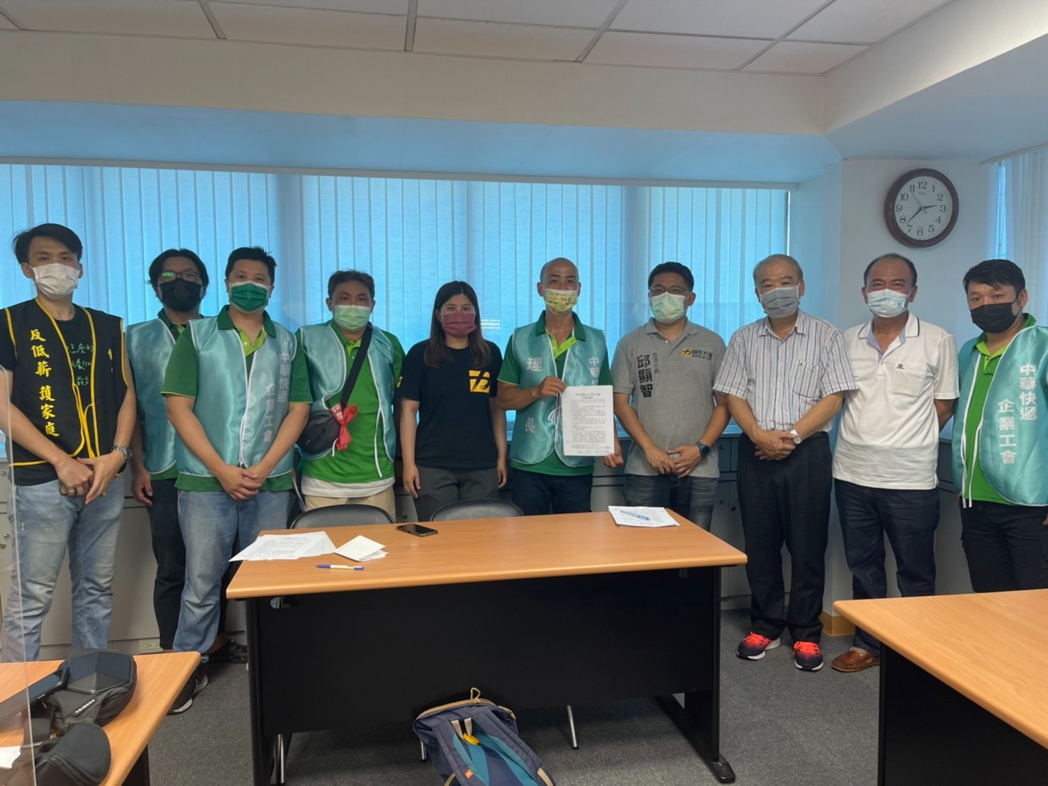 中華快遞工會與資方達成初步共識，宣布暫緩罷工行動。（翻攝自終結血汗物流－台灣貨運倉儲產業工會）