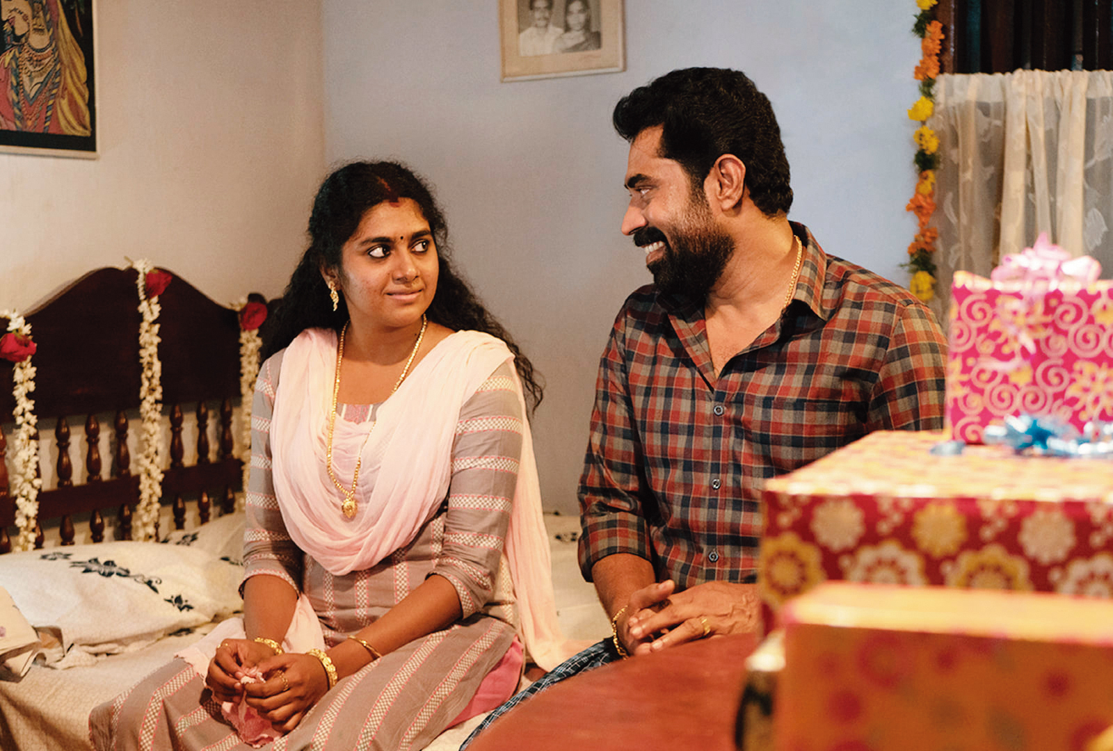 男導演將許多真實例子放入電影「控訴父權」，妻子累得要死也不能抗拒丈夫的毫不溫柔「房事」。（天馬行空提供）