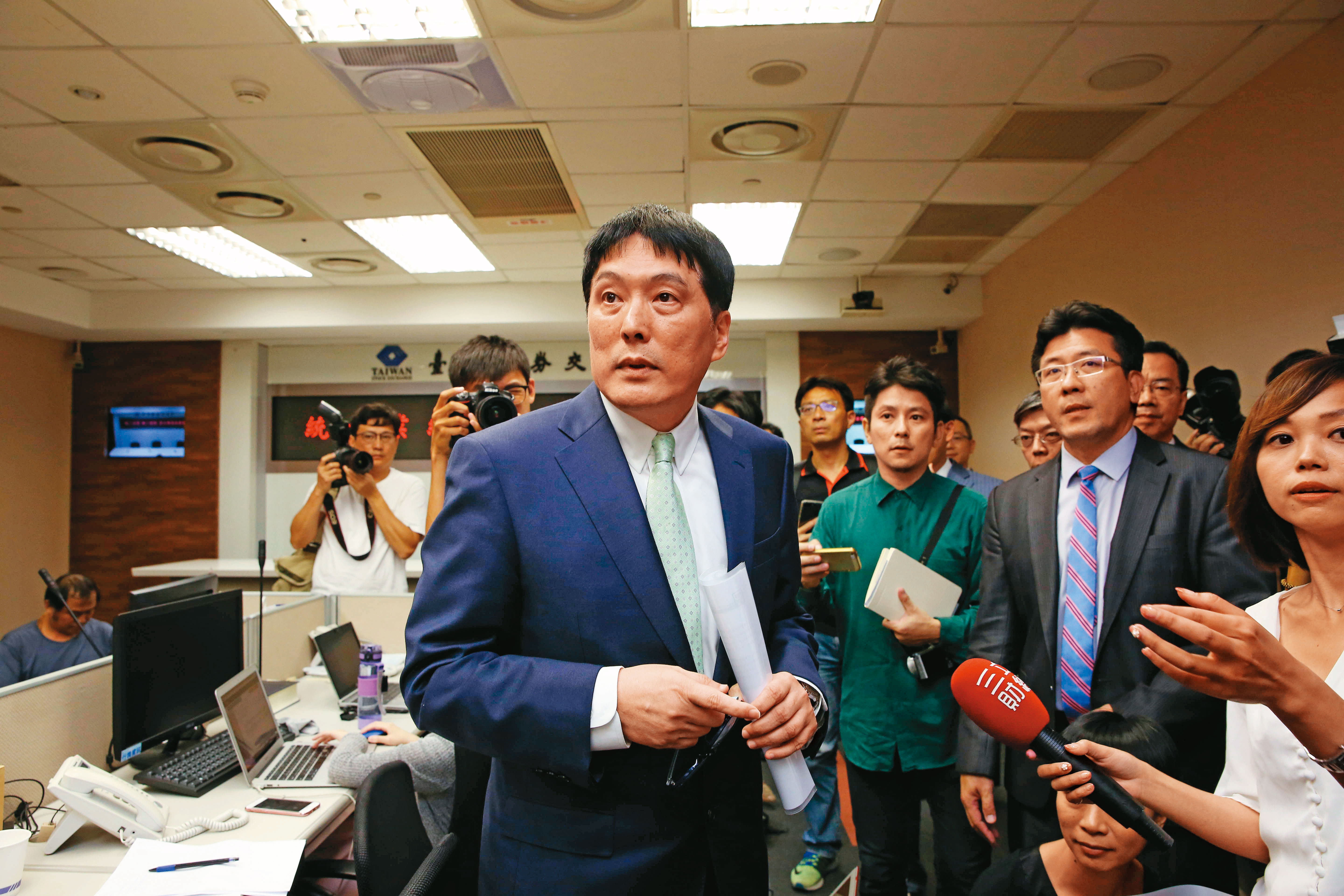 吳旻潔為讓信義誠品續留,爭取與統一集團掌門人羅智先見上一面,但至今仍不得其門而入。