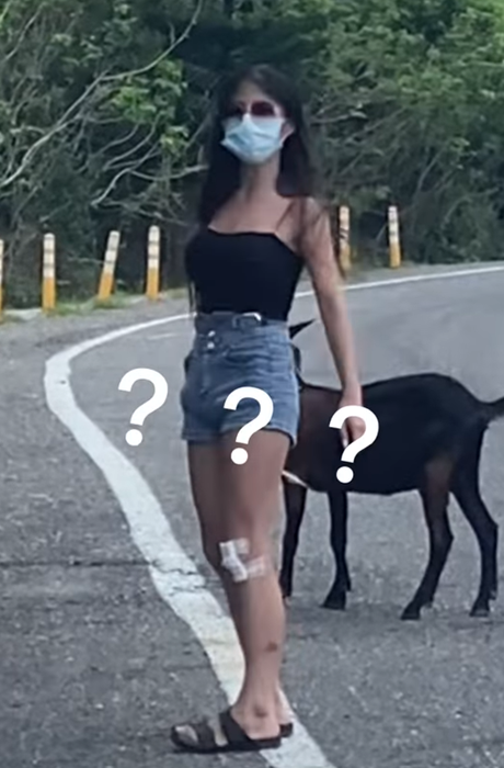 正妹摔倒受傷後，膝蓋已進行包紮處理。（翻攝自臉書社團「爆廢公社」）