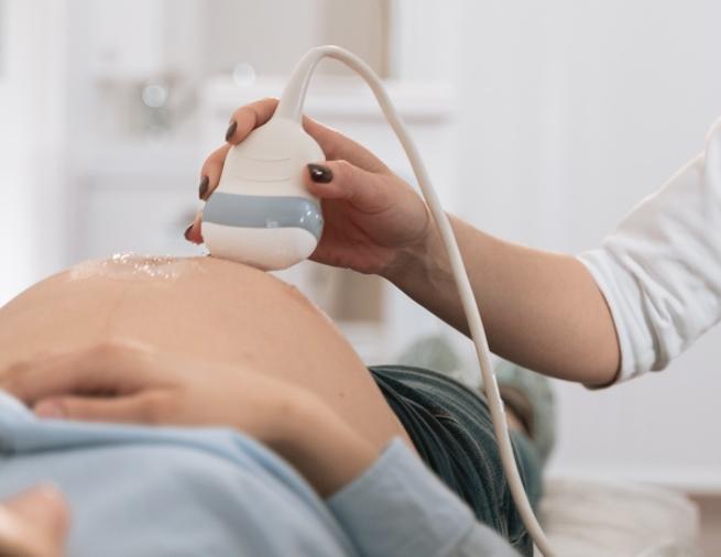 拜登政府引用《緊急醫療和分娩法》稱在孕婦需要緊急醫療時,聯邦法律須先於州法律,醫院必須為孕婦進行墮胎。(示意圖,Pexels)