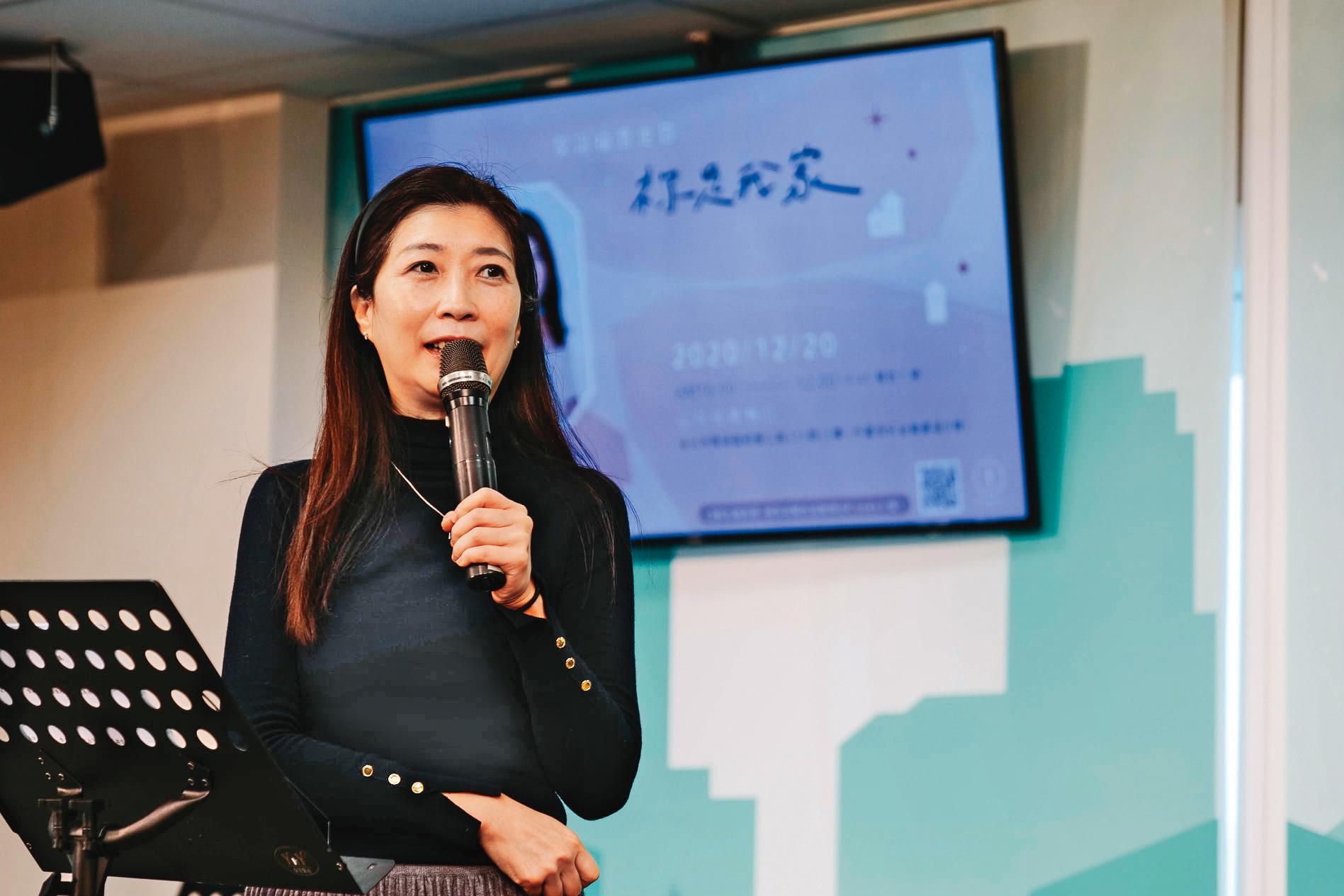 過往黃嘉千曾在教會分享自己婚姻,導致現在許多私生活的細節被拿來公開討論。(翻攝自心欣城市教會)