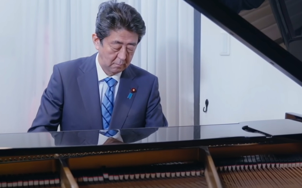 安倍晉三官方Youtube頻道在事發後，訂閱人數突破百萬。（翻攝安倍晉三Youtube）