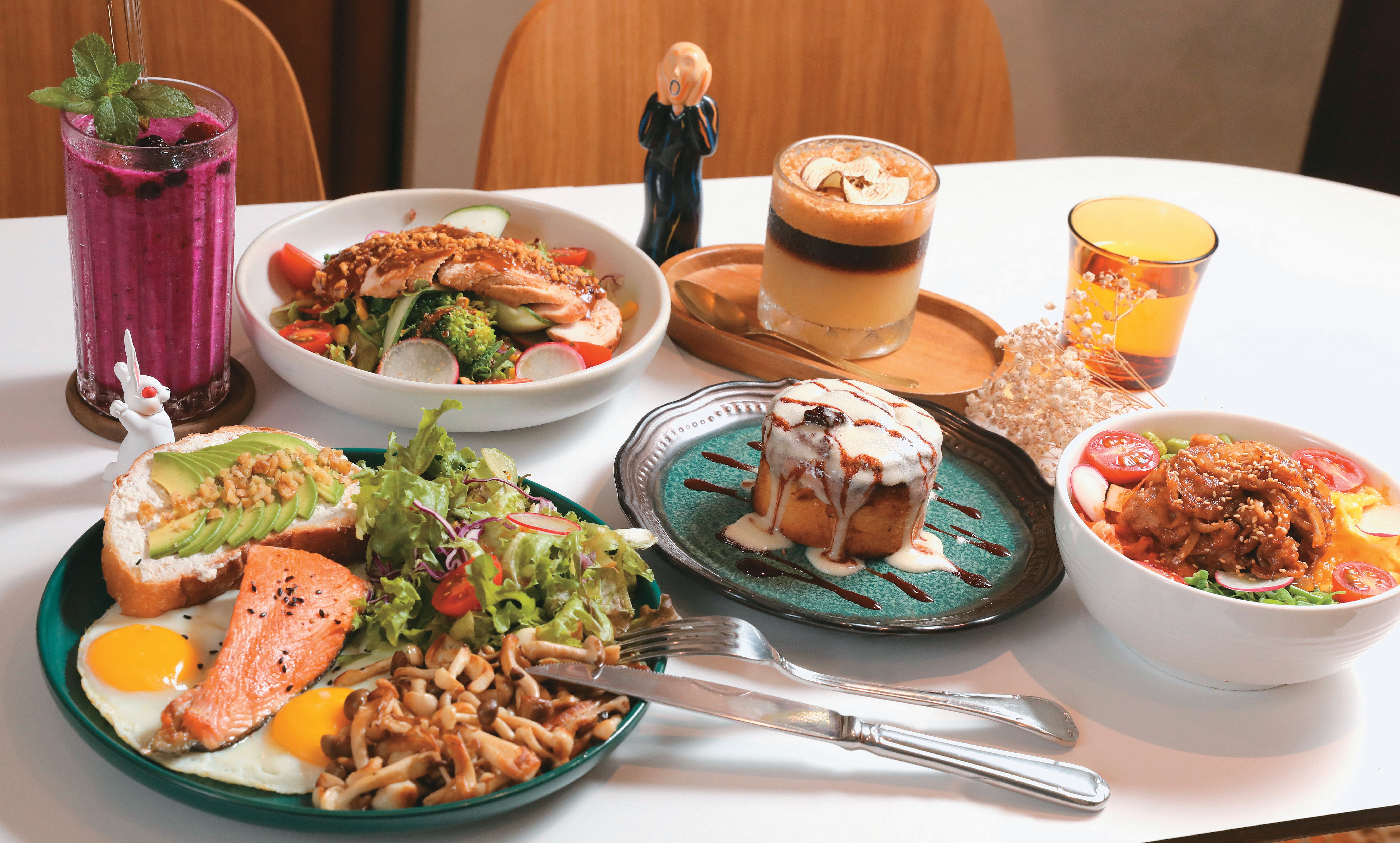 Re-Title Cafe經營一間「從飲品、甜點到主食都好吃」的咖啡店,這樣的自許在菜色的呈現上充分展露。