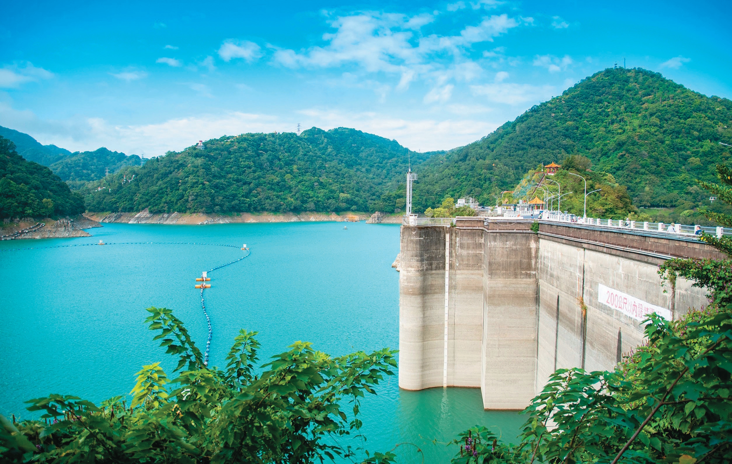 石門水庫是北台灣重要的供水水庫，結合治水、淨水、親水與節水等措施，維持穩定供水。（桃園市政府提供）