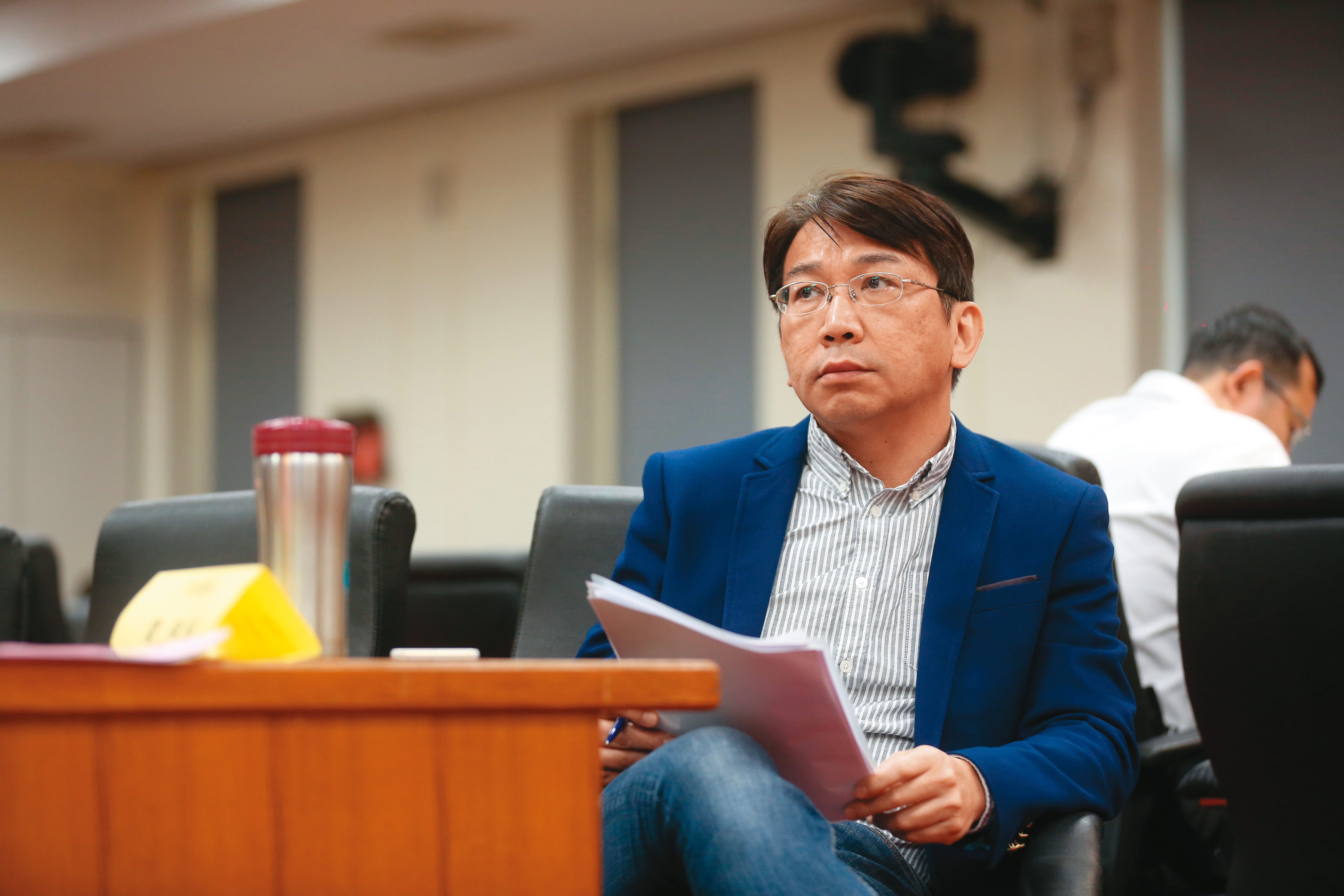 徐永明（圖）出席東吳大學舉辦的公司法公聽會，僅發言5分鐘離席，內容與SOGO案無關，李恆隆氣得大罵三字經。