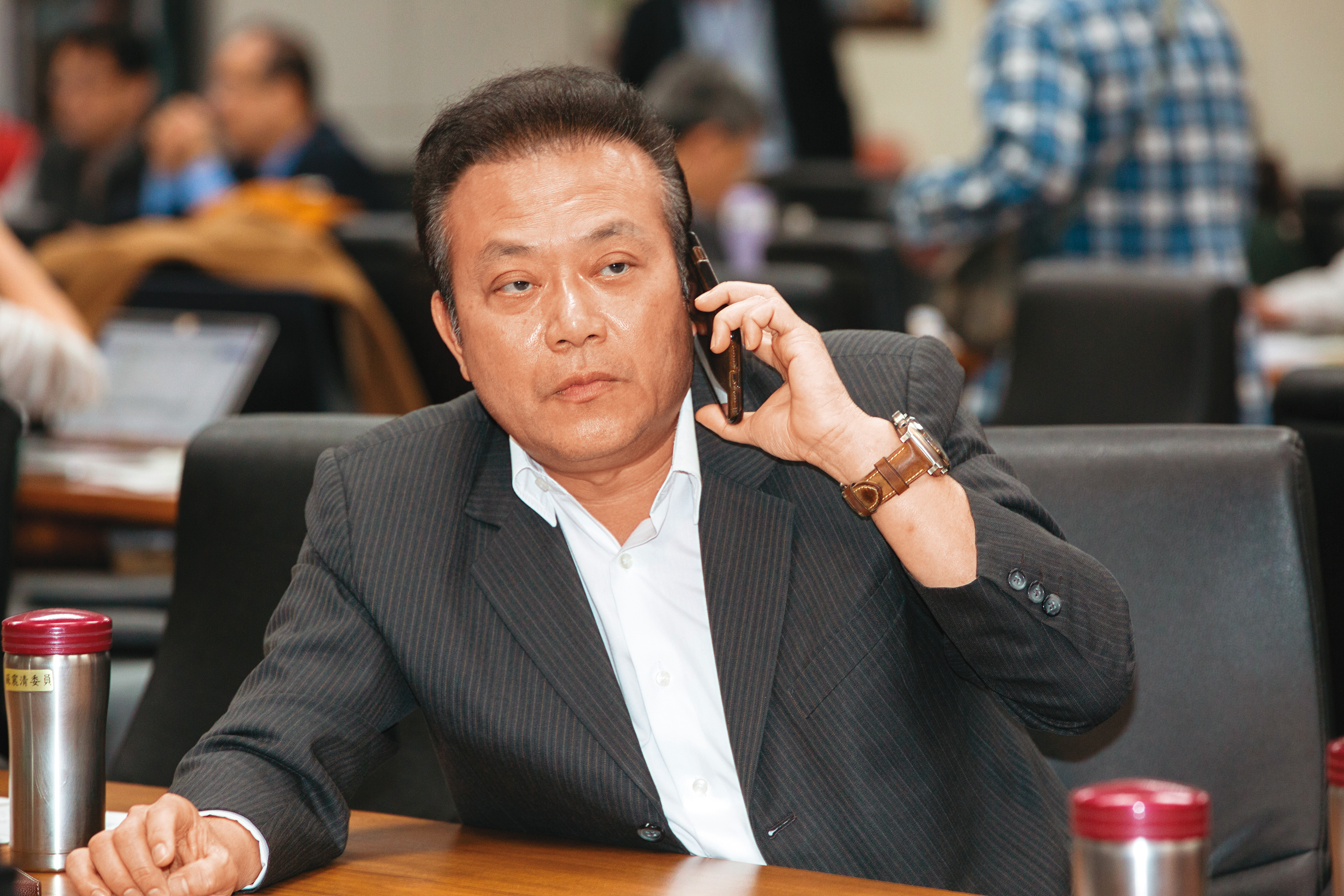 立委蘇震清被控收受李恆隆2,580萬元賄款,遭台北地院依貪汙罪判刑10年,褫奪公權5年。