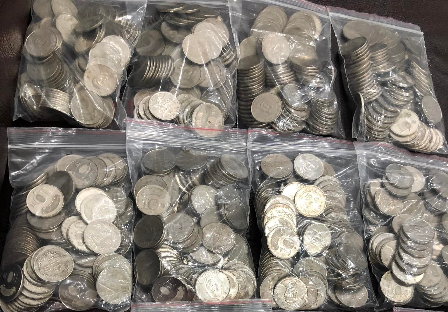 有網友在「爆廢公社」po文分享自己的存錢方法，一個月就存下12,000元。（翻攝自爆廢公社）