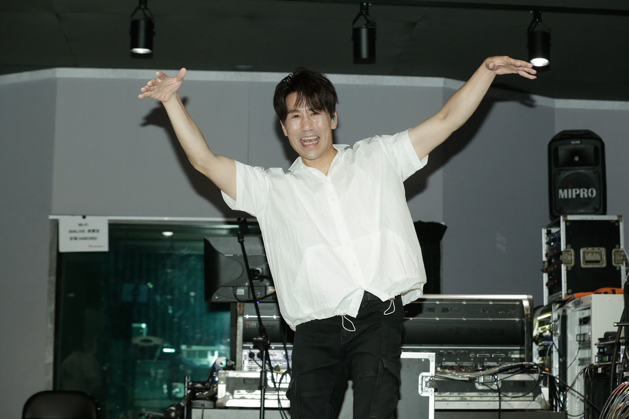 將在8月20日在台北流行音樂中心舉行《回歸正YA巡迴演唱會》。