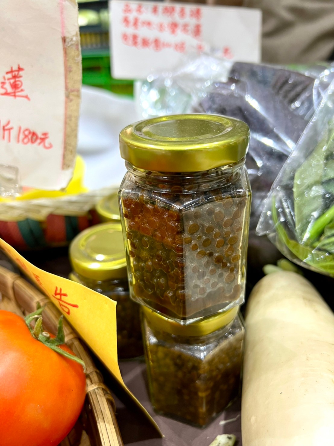 「吉果園農場」有鮮香的醃漬馬告，是被許多大廚形容帶有台灣味的部落辛香料。