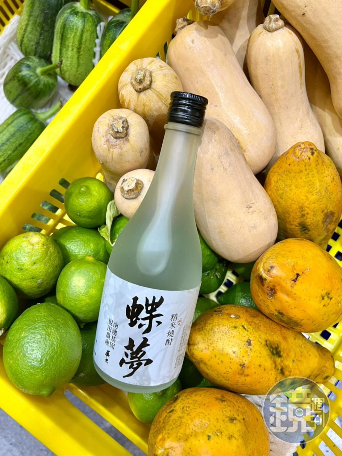 農友種米也研發蒸餾酒燒酎。