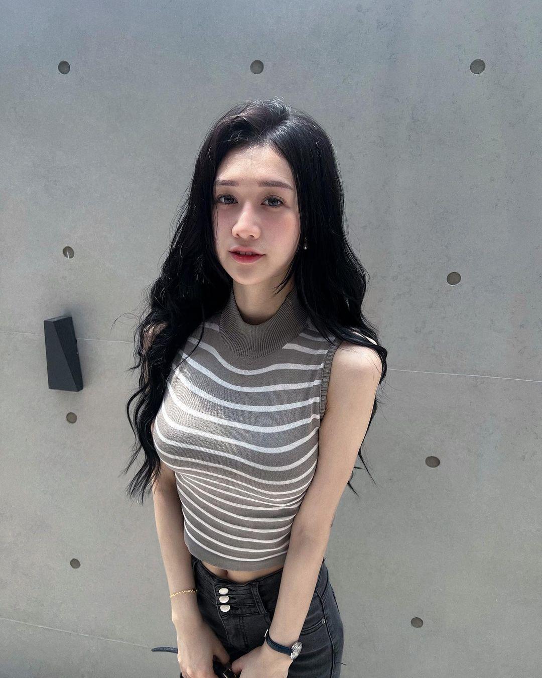 正妹老師甜美可愛。（翻攝自1y.xuan IG）